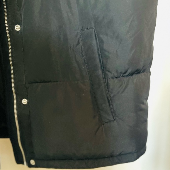 Mens NWT Abercrombie & Fitch Black Puffer Vest Large - Picture 3 of 8